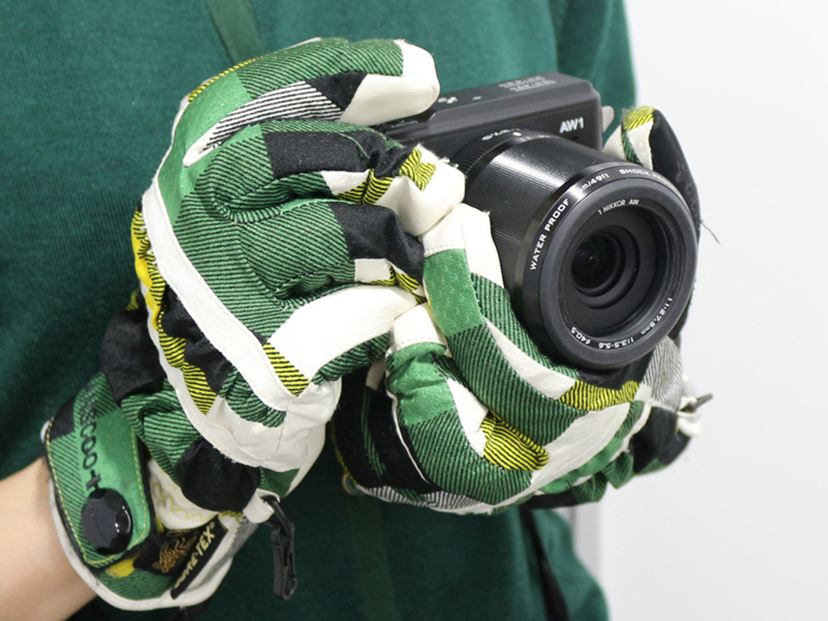 世界初”の防水ミラーレス一眼カメラ「Nikon 1 AW1」を持って登山してきた - 価格.comマガジン