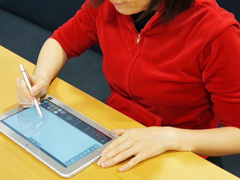 プロのイラストレーターが挑戦！ ワコムのペン技術を搭載したWindows