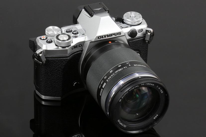 世界最高性能の手ブレ補正を実現！ 話題のミラーレス「OM-D E-M5 Mark II」特徴レポート - 価格.comマガジン