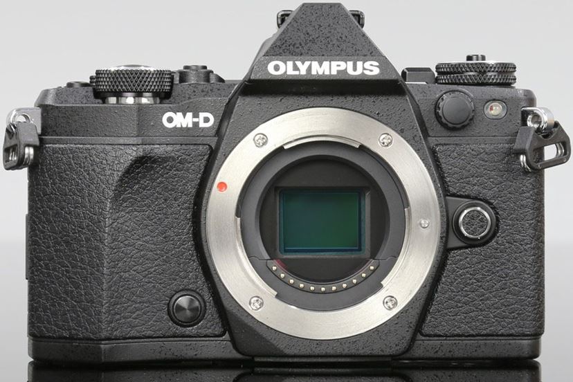 世界最高性能の手ブレ補正を実現！ 話題のミラーレス「OM-D E-M5 Mark II」特徴レポート - 価格.comマガジン