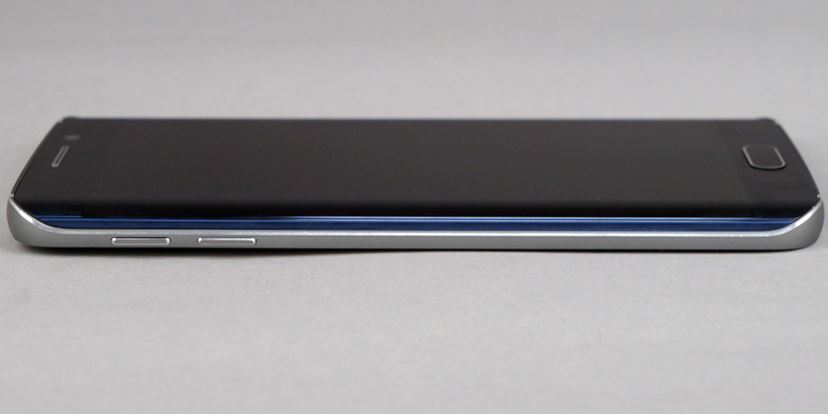 スマートフォン本体 SAMSUNG - Galaxy S6 edge Black 32 GB au SCV31 Xperia SIMフリー SCV31 Galaxy S6 edge 32GB au 黒 [Black