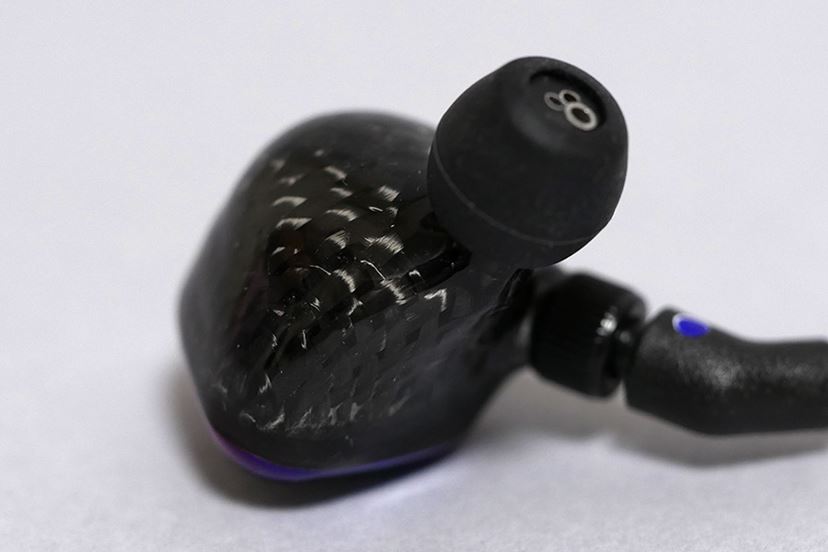 約40万円！ 片耳12ドライバー構成の超ハイエンドイヤホン「Layla
