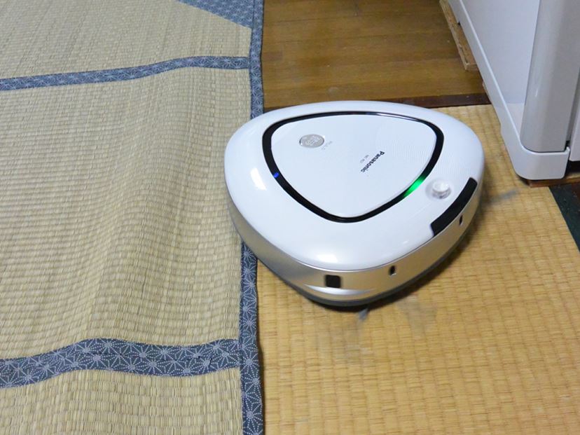 隅に強い！ パナソニック初のロボット掃除機「ルーロ」が予想以上に