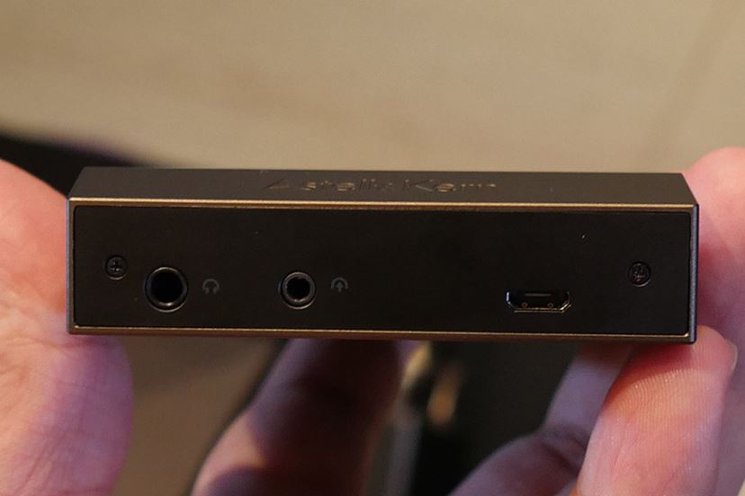 ポータブルプレーヤー Astell&Kern AK380SS Astell&Kern AK380 Stainless Steel Package｜Astell&Kern