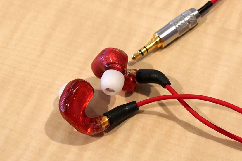 オンキヨー初のカスタムIEMが登場！ スポーツ向けの遮音性も