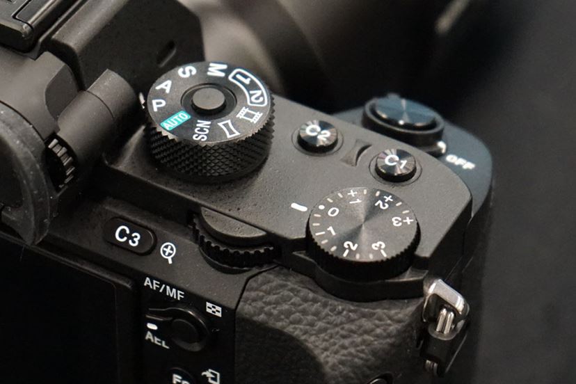全部入り”のソニー「α7R II」が発表! α7シリーズのトップエンド 全部入り”のソニー「α7R II」が発表! α7シリーズのトップエンド