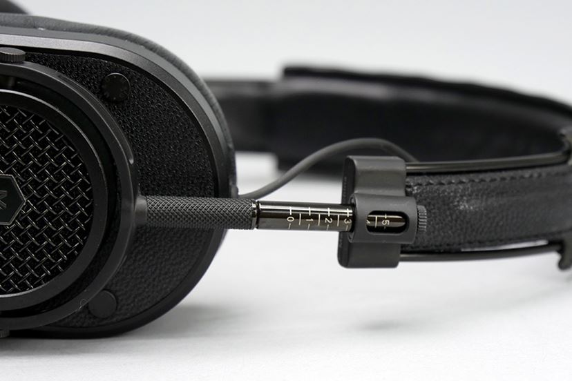 見た目だけじゃない！ 天然皮革の高級ヘッドホン「MH40/MH30」は音も