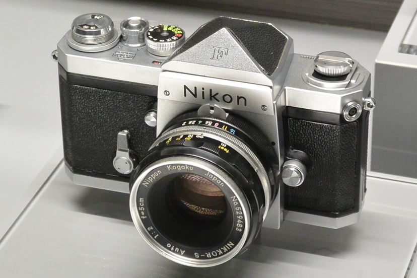 ニコン100年史 どえらい本をお借りしました(ニコン百年史）