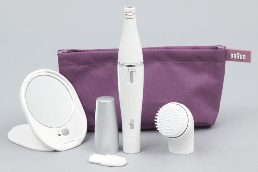 気が付いた時にすぐ抜ける！ 顔用脱毛器「ブラウンフェイス」を使って