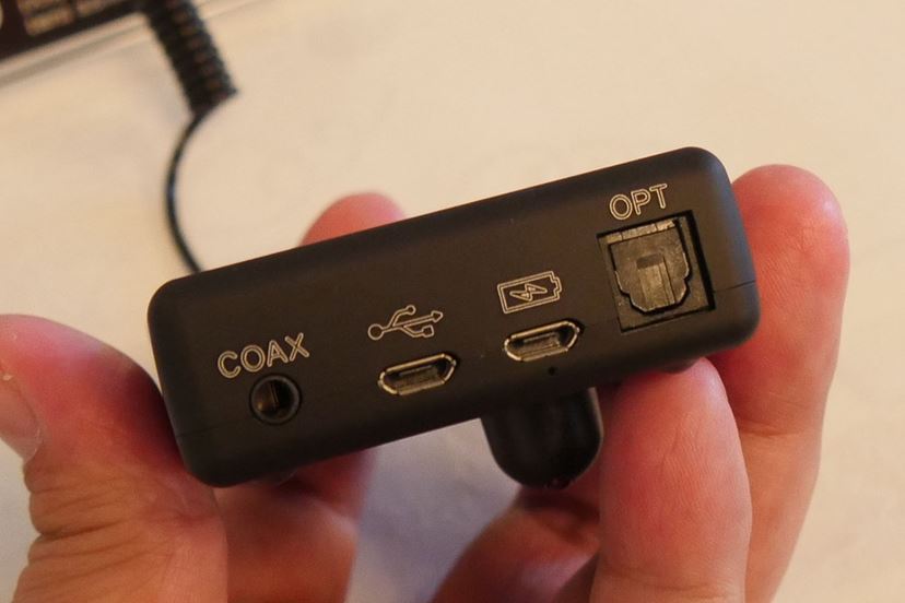 この性能でこの小ささ! 注目のDAC内蔵ポタアン「Mojo」を見てき この性能でこの小ささ! 注目のDAC内蔵ポタアン「Mojo」を見てき