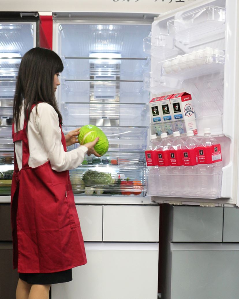 買い物かご4つ分の冷凍食品が入る！ 幅60cmでスリムな「メガフリーザー