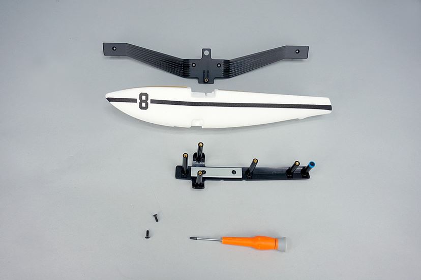 水空両用のハイブリッド！ ミニドローン「Hydrofoil」を小川で