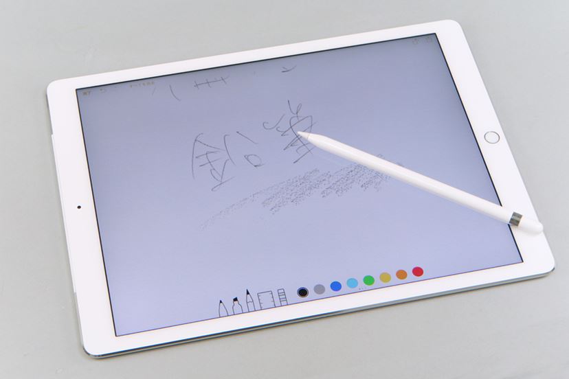 iPad Proスペースグレー 本体 + キーボード + Pencil プロじゃなくてもOK？ 「iPad Pro」は普通の人にも使いこなせるのか