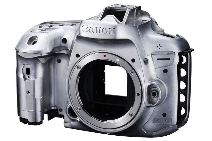 ニコン「D500」とキヤノン「EOS 7D Mark II」のスペックを比較してみた