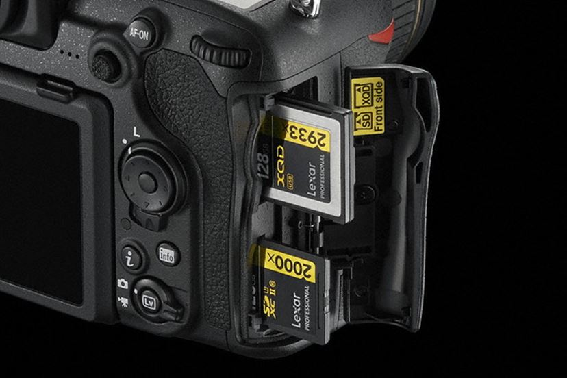 ニコン　D500 ② ニコン「D500」とキヤノン「EOS 7D Mark II」のスペックを比較し