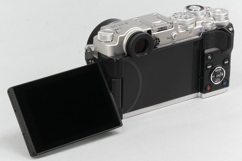 OLYMPUS PEN-F ボディ＋ レンズセット／ミラーレス一眼レフカメラ オリンパスのミラーレス一眼「PEN-F」、製品到着が一部遅れる