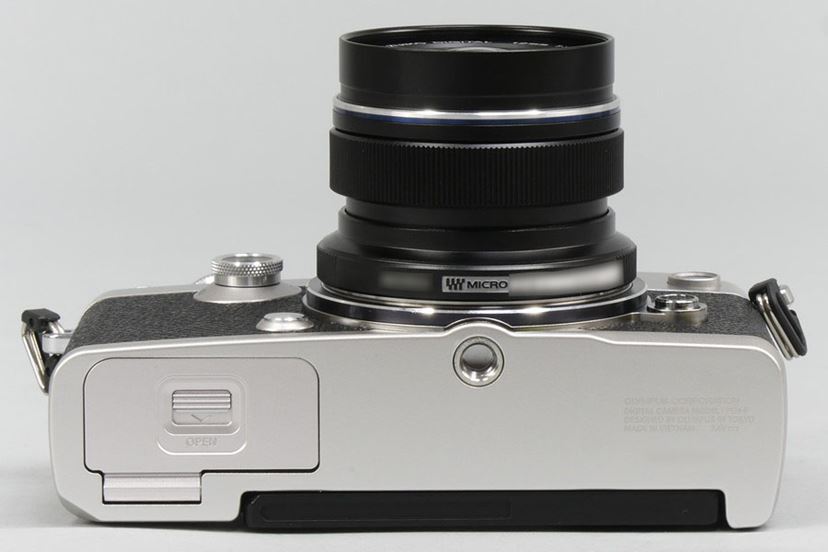 OLYMPUS PEN-F」誕生! ミラーレス一眼「PEN」シリーズの“最高 OLYMPUS PEN-F」誕生! ミラーレス一眼「PEN」シリーズの“最高