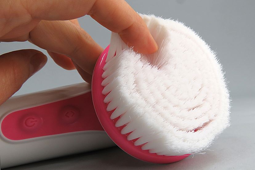 背中、洗えてますか？ 泡と回転でやさしく洗う電動ブラシ「ビジョーナ