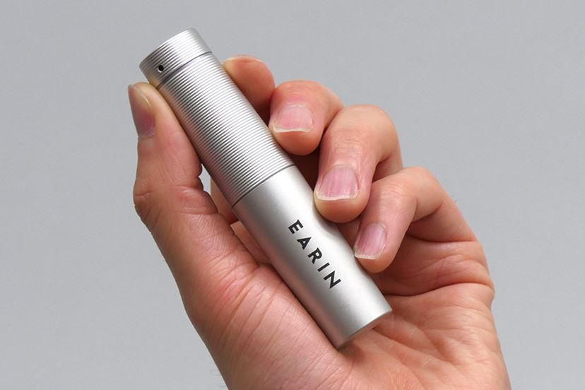 earin イヤホン ケーブルが一切ない左右分離型のワイヤレスイヤホン「EARIN」を