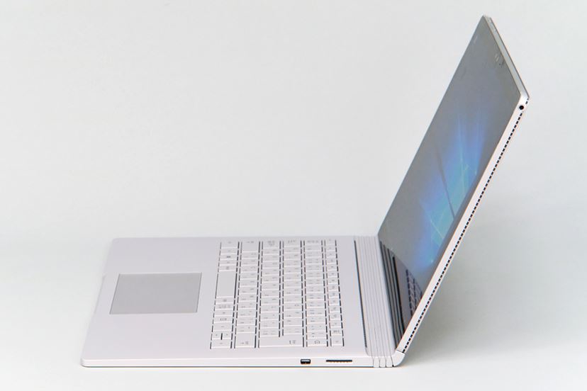 本当に「究極の一台」なのか!? マイクロソフト「Surface Book