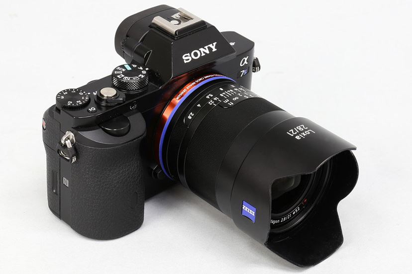 カールツァイスファン注目！ Eマウント広角レンズ「Loxia 2.8/21」の