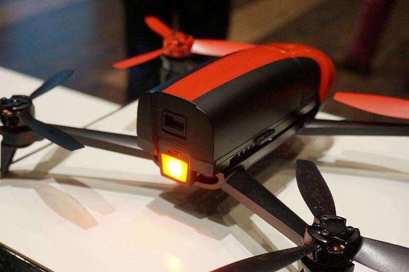 コンパクトな新ドローン「Parrot Bebop 2」発表！ 飛行時間が25分間になった！ - 価格.comマガジン