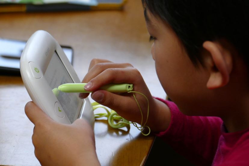 CASIO　KidsWord　キッズワールドデジタル知育ツール Amazon.co.jp: カシオ キッズワード KW-A1 デジタル知育ツール