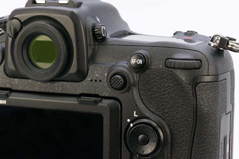 DXフォーマットの新フラッグシップ! ニコン「D500」外観 DXフォーマットの新フラッグシップ! ニコン「D500」外観