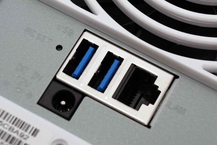 Synologyの人気NASキット「DiskStation DS216j」を試してみた