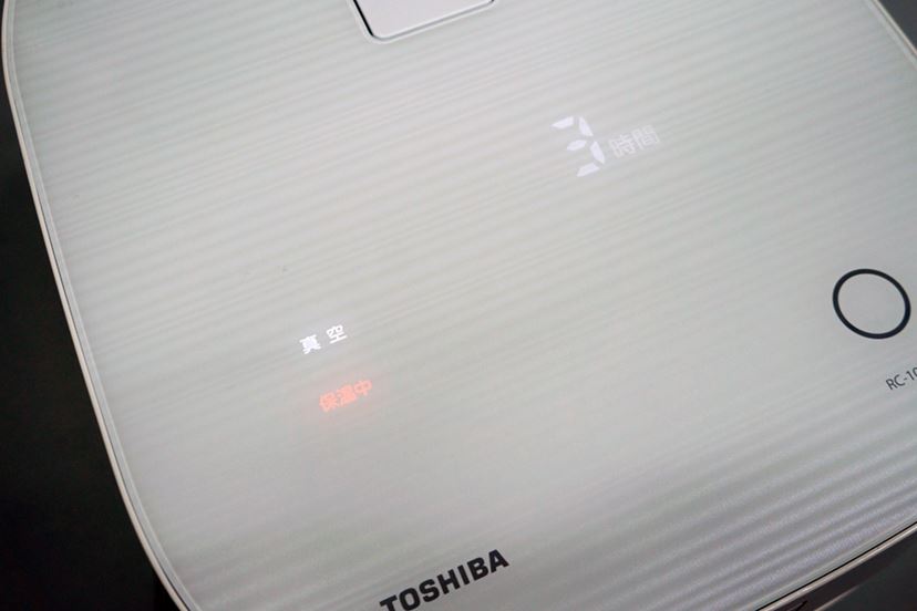 羽釜と真空で炊きあげる東芝「かまど本羽釜 RC-10ZWH」のウマさ 羽釜と真空で炊きあげる東芝「かまど本羽釜 RC-10ZWH」のウマさ