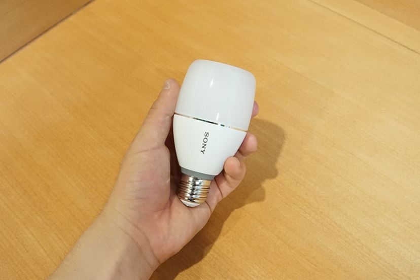 さらに実用的になったソニーのLED電球スピーカーを1週間使ってみた - 価格.comマガジン