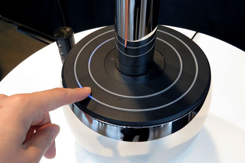 家電新ブランド「マインツ」の第1弾は“360°首を振る”美しい扇風機