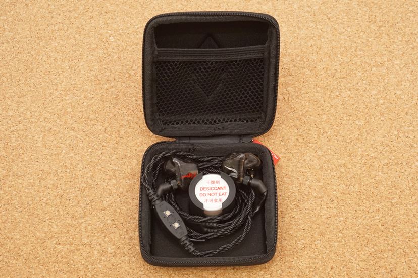 Sennheiser 有線イヤホン クリア/ブラック 収納ケース付き 楽天市場】イヤホン 有線（メーカーゼンハイザー
