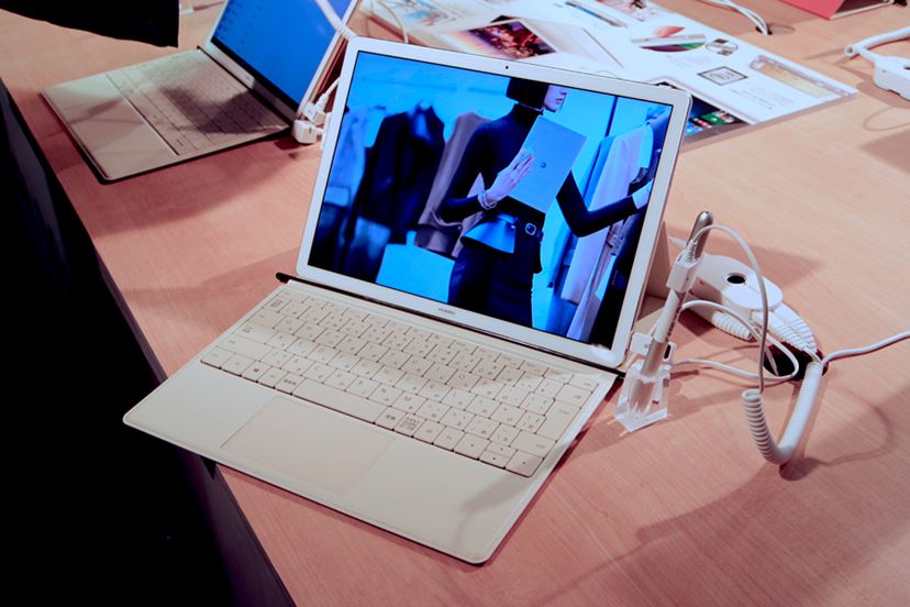 ファーウェイがPC市場に参入！ 12型の2in1端末「MateBook」で