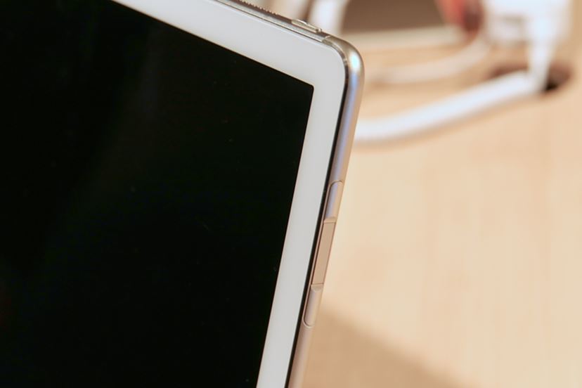 HUAWEI MateBook スタイラスペン付き HZ-W19-8G-256G スマホのようなタブレット端末！ 高コスパの2in1「HUAWEI MateBook