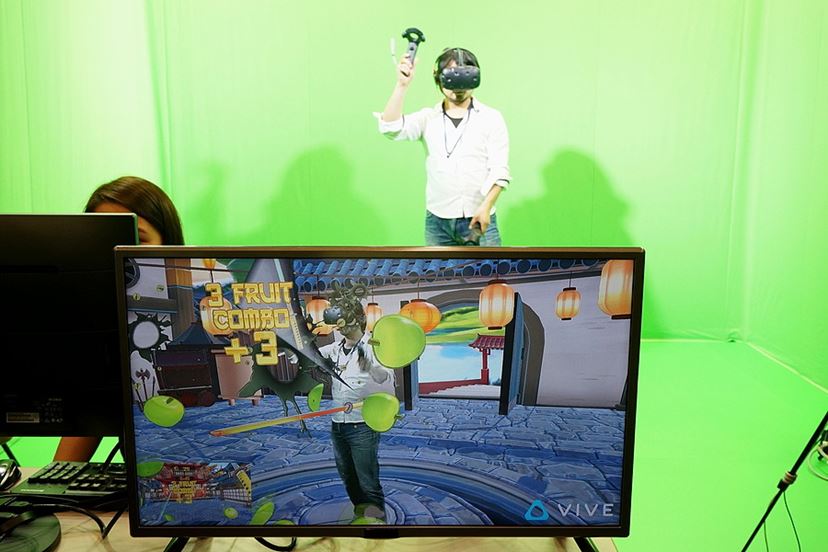 VRシステム「HTC Vive」、日本での店舗販売が開始！ 店舗で体験も可能