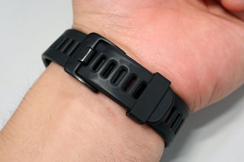 ガーミンの多機能なリストバンド型活動量計「vivosmart HR J