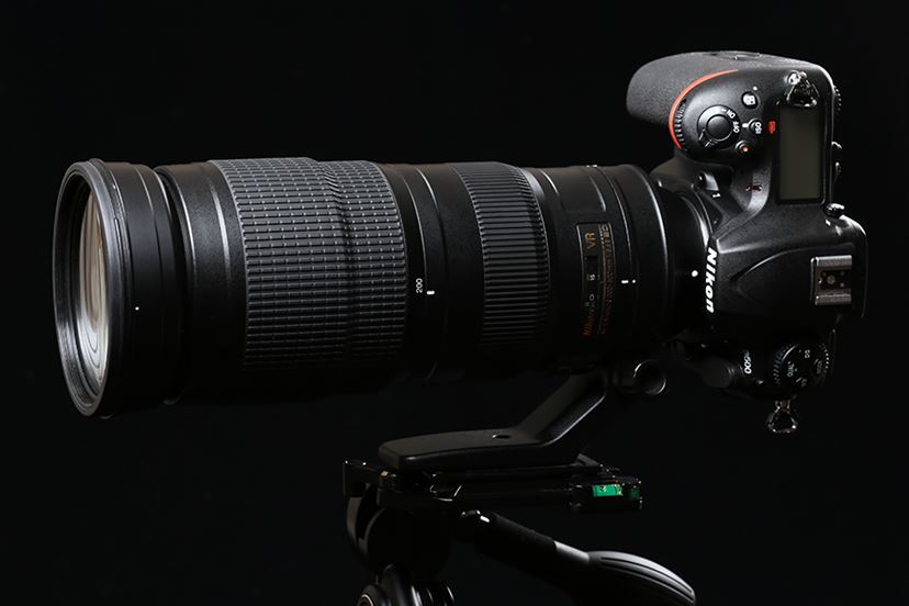 ニコン「D500」ユーザー必携の1本！ 人気の超望遠ズームレンズ