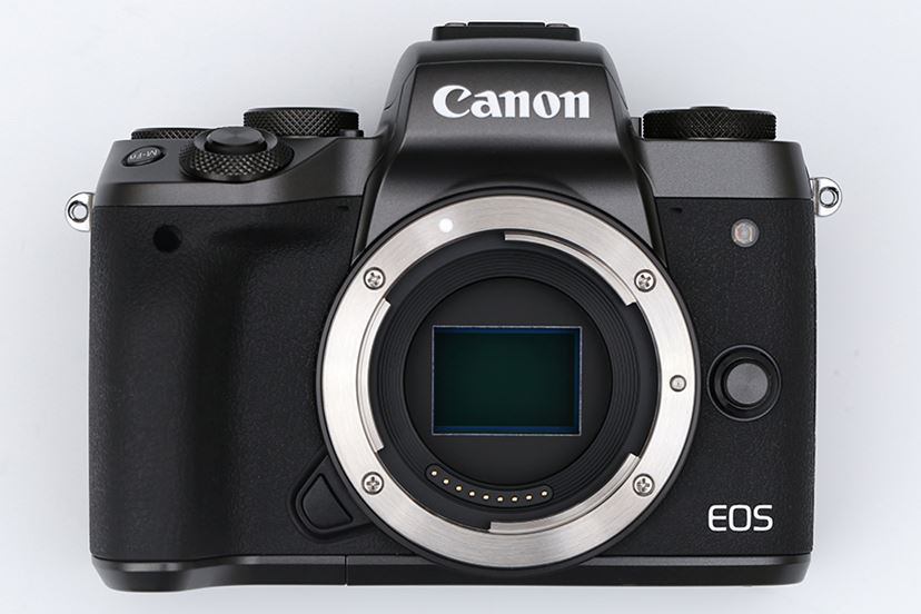 キヤノンの新型ミラーレスカメラ「EOS M5」特徴レポート！「DIGIC 7」を搭載する高性能モデル - 価格.comマガジン