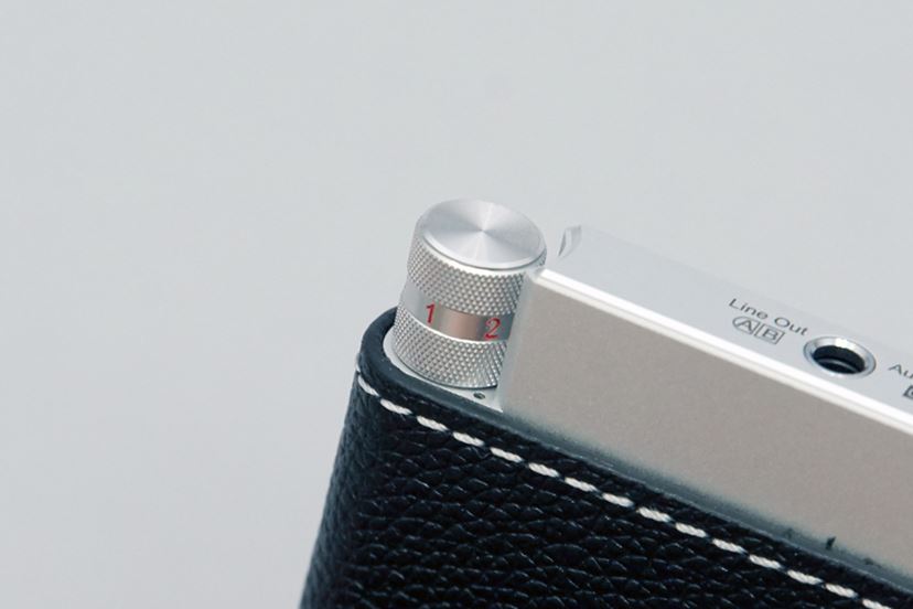 iPhoneとデジタル接続できるOPPOの薄型ポタアン新モデル「HA-2SE」を