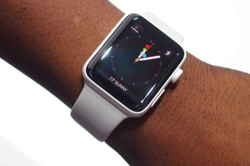 高い耐水性能とGPSで本格スポーツウォッチへ！ 「Apple Watch Series 2」を試す - 価格.comマガジン