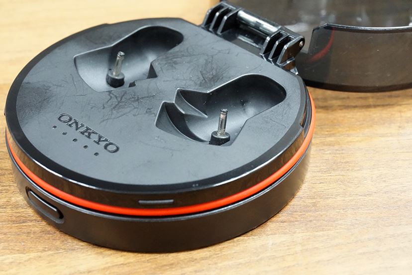 音質重視の完全ワイヤレスイヤホン、オンキヨー「W800BT 音質重視の完全ワイヤレスイヤホン、オンキヨー「W800BT