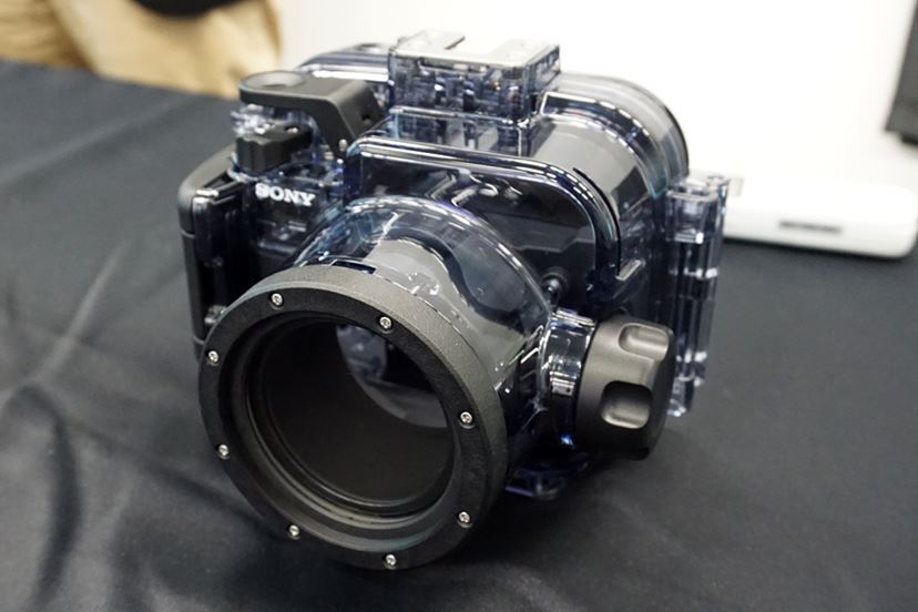 世界最速の高速AFと高速連写を実現！ ソニーから新型の1インチ高級コンデジ「RX100 V」 - 価格.comマガジン