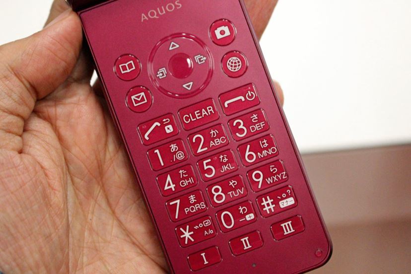 楽天モバイル、「AQUOS SH-M04」などの冬モデル3機種を発表！ - 価格.comマガジン