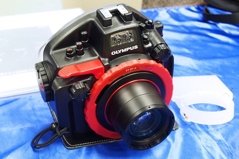 OLYMPUS E-M1 Mark II ミラーレス一眼カメラ オリンパス、「OM-D E-M1 Mark II」に100周年記念のシルバー