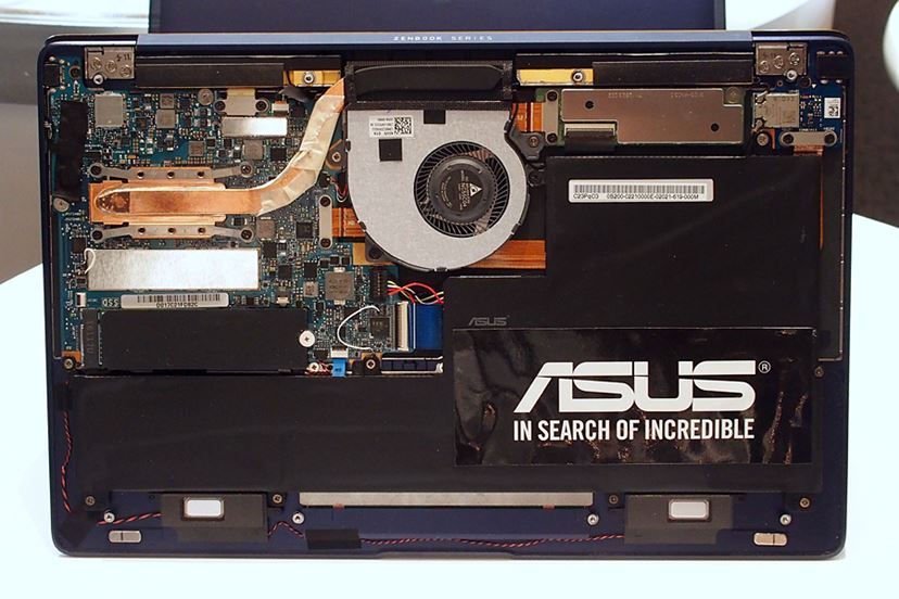 MacBookのライバルの実力は？ ASUS「ZenBook 3」レビュー - 価格.com