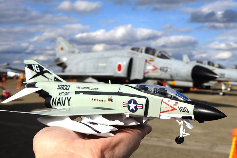 できたー! 1/72スケールの「F-4JファントムⅡ」と実物戦闘機を できたー! 1/72スケールの「F-4JファントムⅡ」と実物戦闘機を