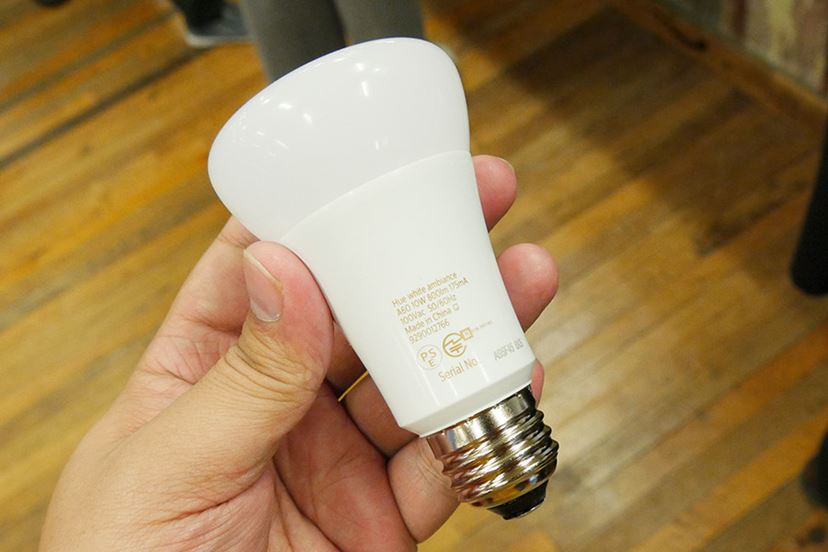 より手軽に使える多機能LED照明「Philips Hue ホワイトグラデーション」登場 - 価格.comマガジン