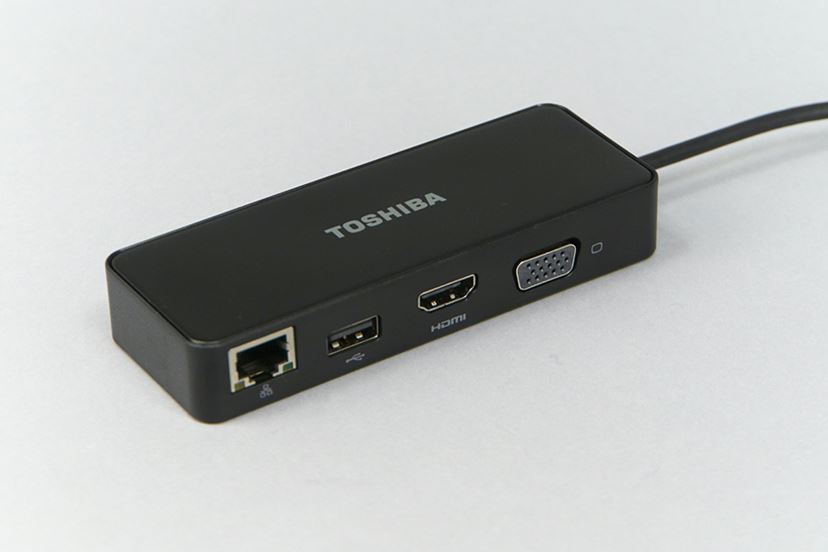 薄くて軽くてバッテリーは17時間！ 東芝の新型2in1「dynabook V82」は