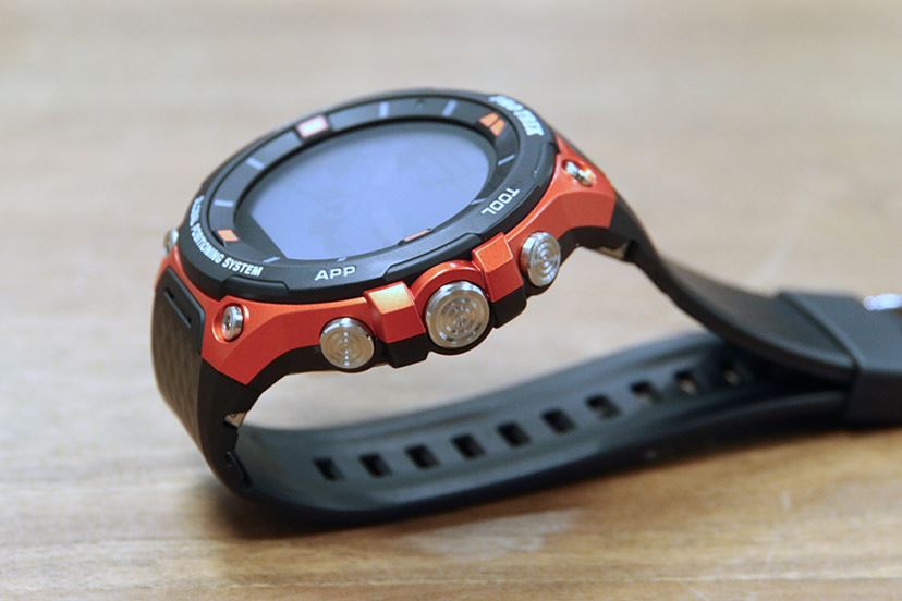 GPSとAndroid Wear 2.0を搭載！ カシオの第2弾スマートウォッチ